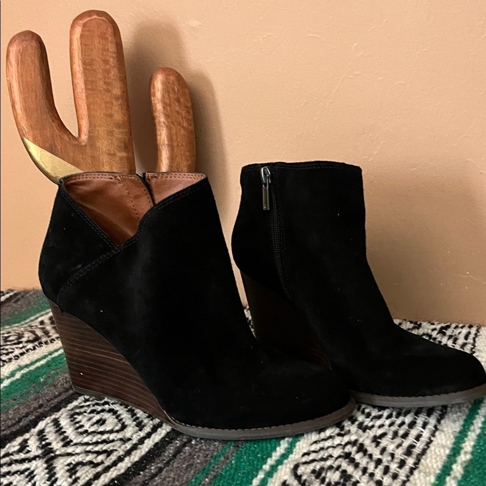 LUCKY BRAND black suede zipper booties